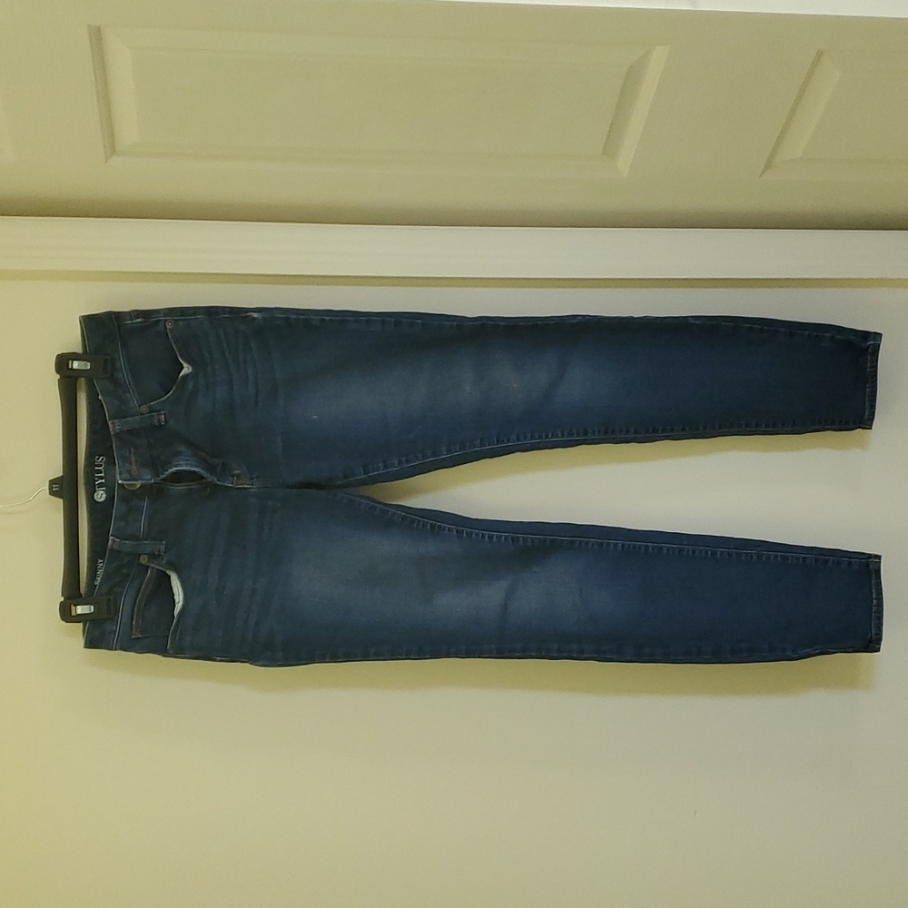 Stylus stretch jeans. Ankle straight short length.